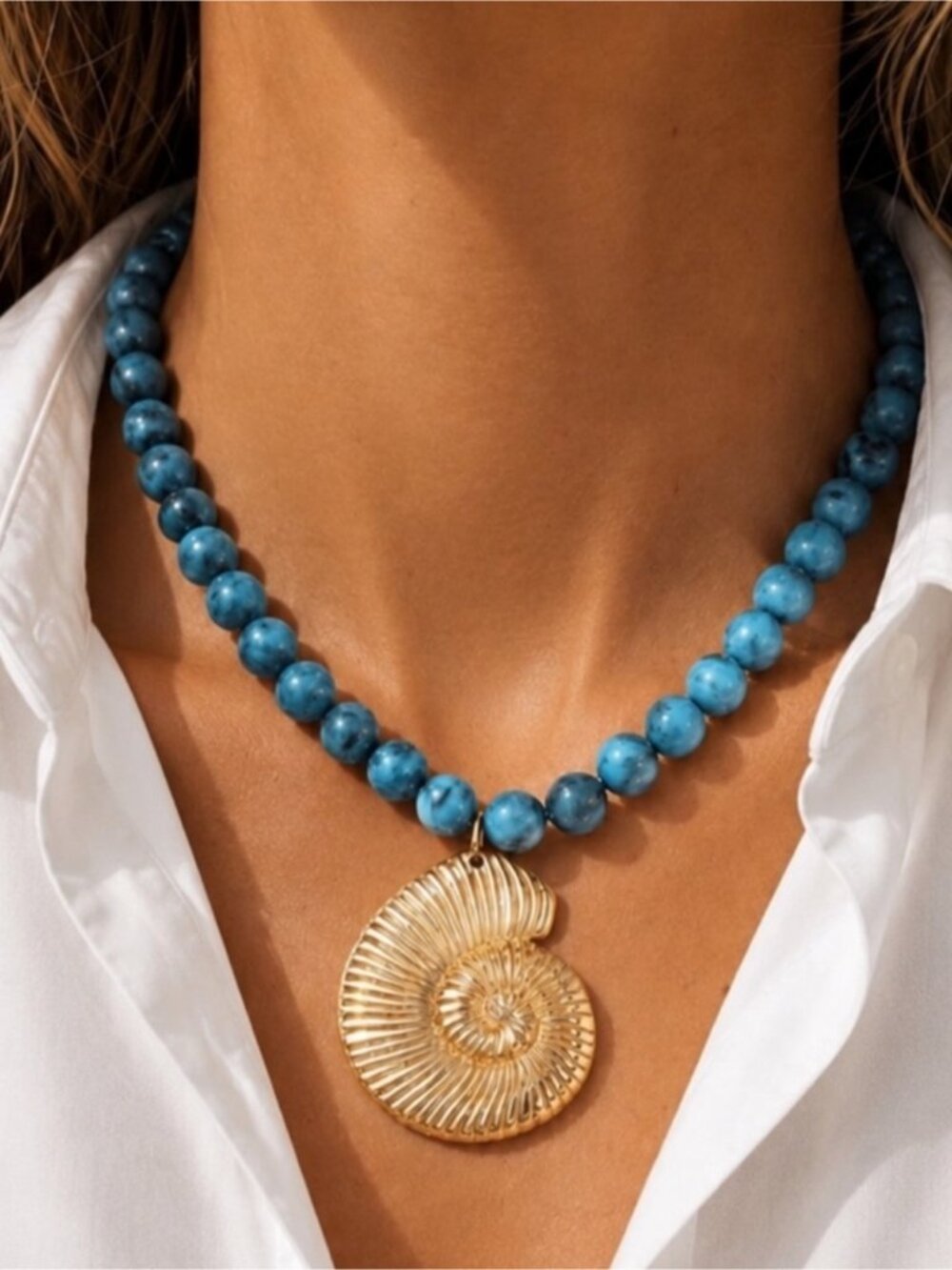 New! Coastal Preppy Blue Beaded Gold Shell Dopamine NecklaceNWOT